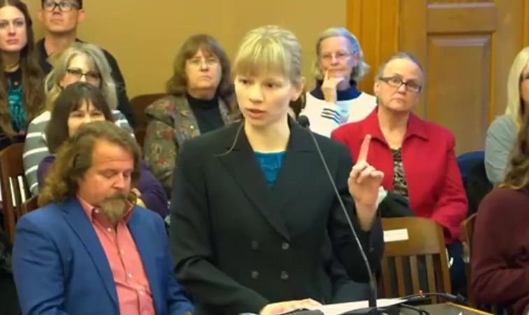 Dakota Davis presenting in front of the Kansas Senate Federal And State Affairs Committee